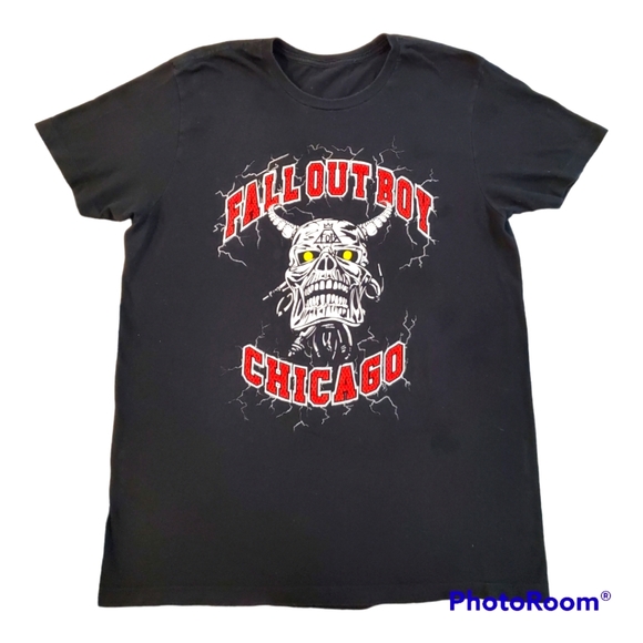 Fall Out Boy Chicago t-shirt - Picture 2 of 4